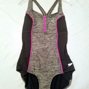 One-piece swim suite